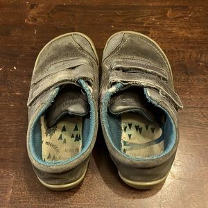 Vivobarfoot Youth Reno shoe size 30k